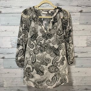 New York and Company Black & White Floral Sheer Blouse Size Medium